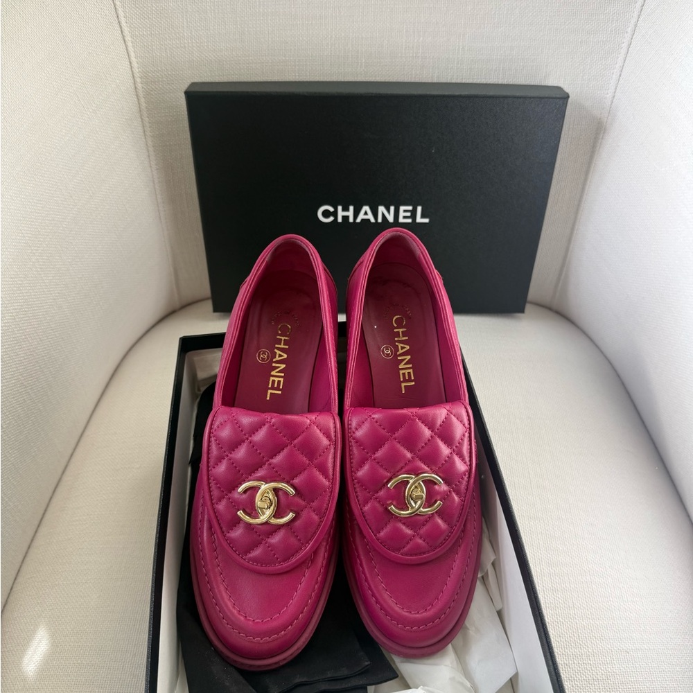 CHANEL Fuchsia Quilted Loafers